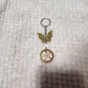 Butterfly and Flower Keychain- Free With Purchase ✨️